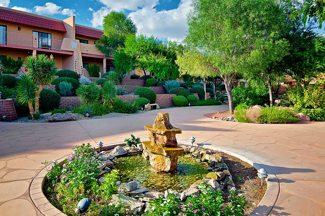 vacation-rentals-wickenburg-8-fountain